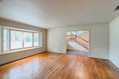 11923 Surrey Ln, Houston, TX 77024 - photo 5