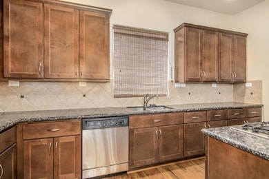 5227 Lillian St, Houston, TX 77007 - photo 4