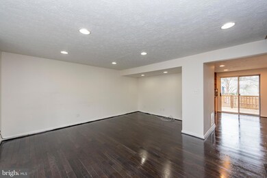 9330 Cabot Ct, Laurel, MD 20723 - photo 6