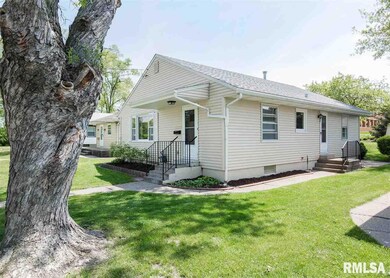 1233 E Dover Ct, Davenport, IA 52803 - photo 2