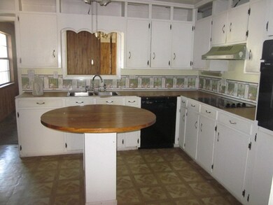 212 J P Parker Rd, Laurel, MS 39443 - photo 3