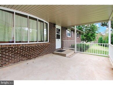 415 Williams St, Hamburg, PA 19526 - photo 2