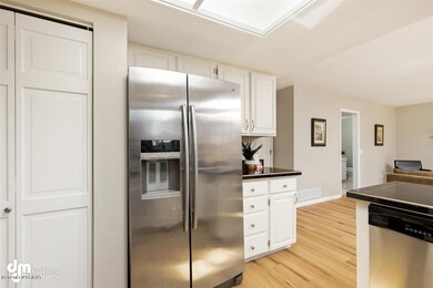 24-Kitchen 20200429-DW-5435
