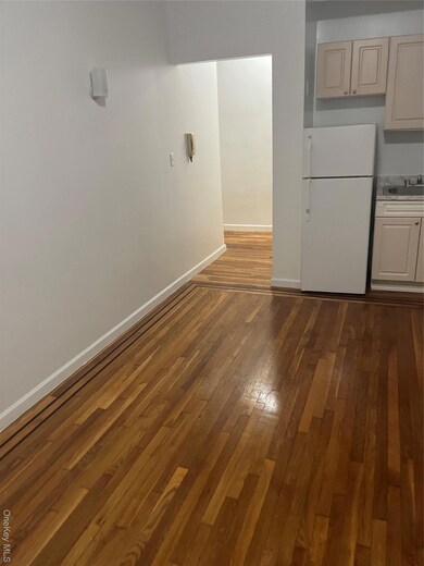 53-17 62nd St unit 2Fl, Flushing, NY 11378 - photo 3