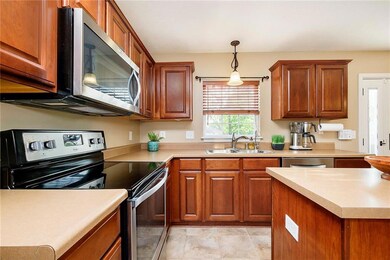 12792 Broncos Dr, Fishers, IN 46037 - photo 7