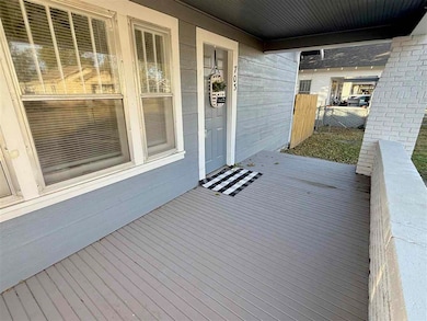 703 N 4th St, Blackwell, OK 74631 - photo 2