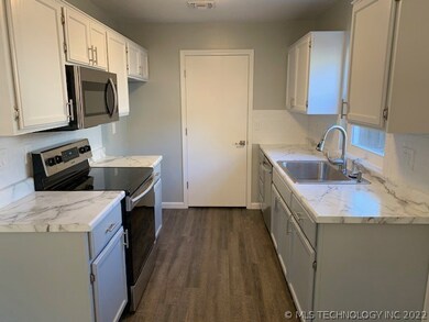 5215 S 32nd West Place, Tulsa, OK 74107 - photo 4