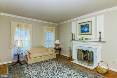 9275 Hampton Hunt Dr, Fairfax Station, VA 22039 - photo 5