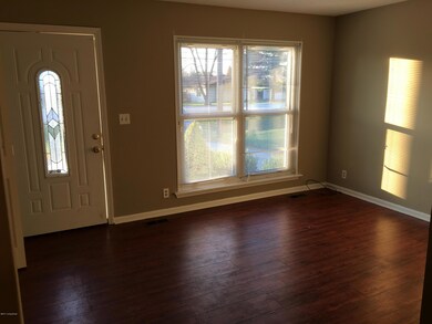 8315 Smyrna Pkwy, Louisville, KY 40228 - photo 4