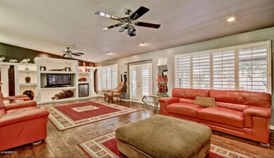 family room 2