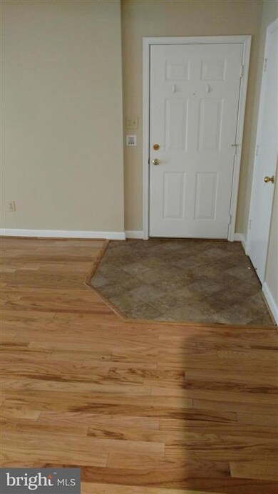 13613 Sir Thomas Way unit 12, Silver Spring, MD 20904 - photo 2