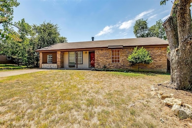 505 W 10th St, Joshua, TX 76058 - photo 3