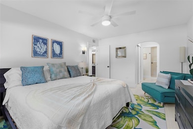 137 Avenida Messina unit 2, Sarasota, FL 34242 - photo 6