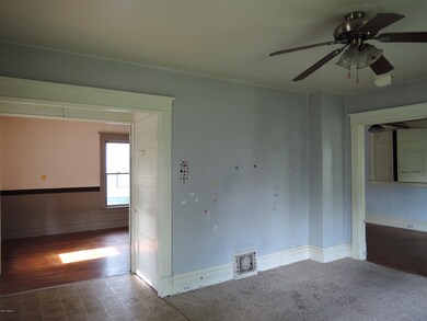 309 N Douglas