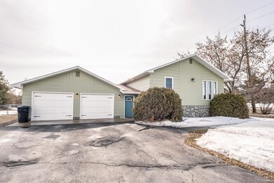Garage & Entry