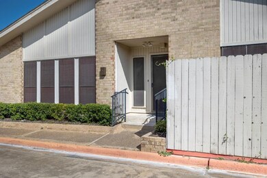 3010 Rustling Leaves Ln, Bedford, TX 76021 - photo 4