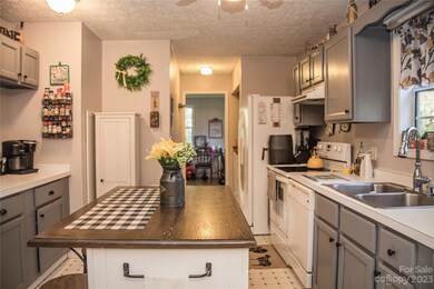 1 Naomi Dr, Hendersonville, NC 28792 - photo 7