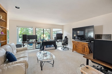 737 SE M St, Grants Pass, OR 97526 - photo 6