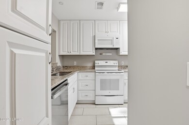 96 Mathews Dr unit 213, Hilton Head Island, SC 29926 - photo 6