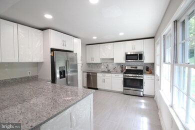 4918 Althea Dr, Annandale, VA 22003 - photo 3