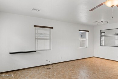 04_4242_N_10th_St__04_mls