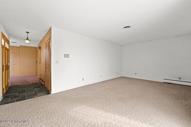 15 Oriole Ave, Albany, NY 12209 - photo 6