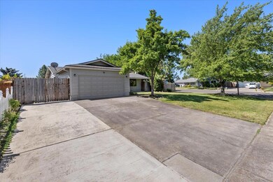 2808 Crystal Dr, Medford, OR 97504 - photo 2