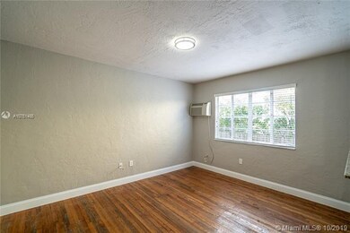 7510 Byron Ave unit 2, Miami Beach, FL 33141 - photo 6