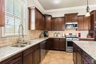 Travertine Tile Backsplash ~ 3cm Granite ~ Undermo