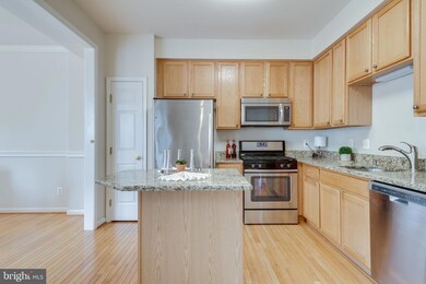 13508 Avonmore Dr, Herndon, VA 20171 - photo 6