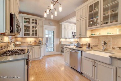 2110 Cherokee Pkwy unit C, Louisville, KY 40204 - photo 5