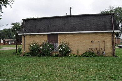 side view of triplex with separate utilities