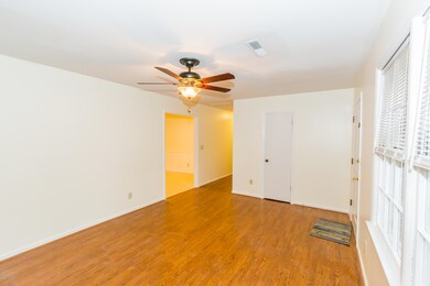 204 Chatham Ct, Jacksonville, NC 28540 - photo 6