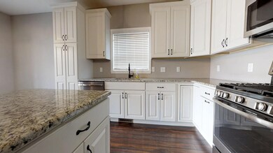 913 E Barker St, Tuscola, IL 61953 - photo 7