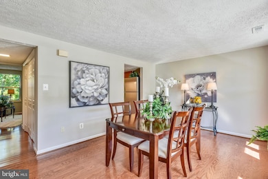 22382 Stablehouse Dr, Sterling, VA 20164 - photo 5