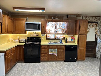 2970 Avery Rd, Slatington, PA 18080 - photo 2