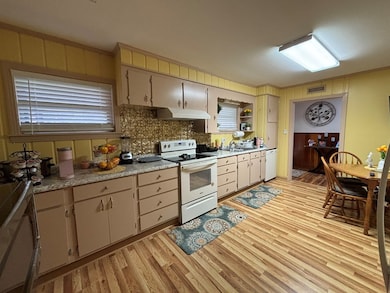 37 Mar - Ree Dr, Laurel, MS 39440 - photo 5