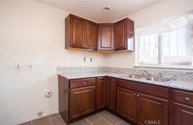 807 W 156th St, Compton, CA 90220 - photo 5