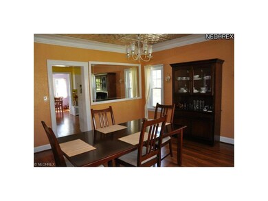 3412 Superior Park Dr, Cleveland Heights, OH 44118 - photo 5