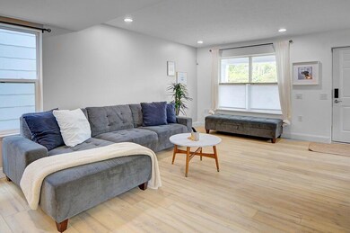 870 Wager St, Columbus, OH 43206 - photo 4