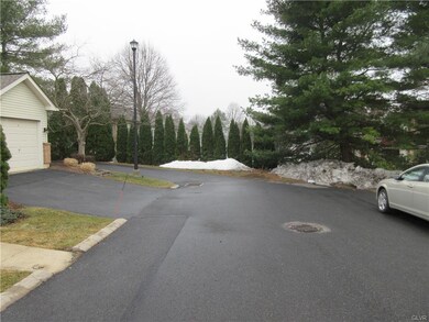 124 Lindfield Cir unit KK124, Macungie, PA 18062 - photo 4