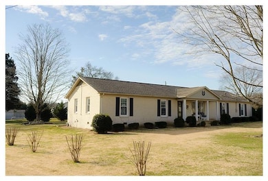 119 Hilltop Dr, Shelbyville, TN 37160 - photo 4