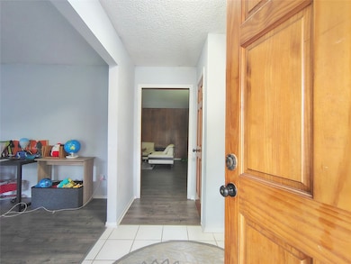 2227 Quail Valley East Dr, Missouri City, TX 77459 - photo 2