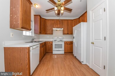 7111 Ladd Cir, Frederick, MD 21703 - photo 5
