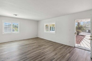 Entry/Living Room