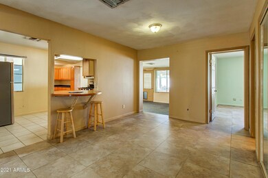 004_Dining Room