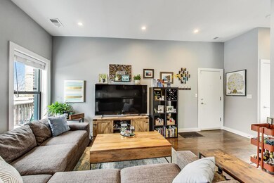 1504 W Roscoe St unit 3W, Chicago, IL 60657 - photo 2