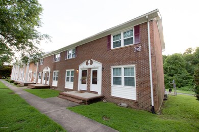 329 Richlands Ave unit 12, Jacksonville, NC 28540 - photo 2
