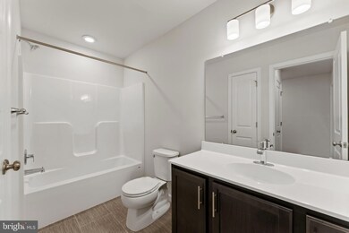 242 Honey Ln, Norristown, PA 19401 - photo 5