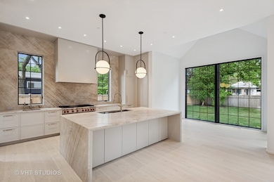 759 Strawberry Hill Dr, Glencoe, IL 60022 - photo 2